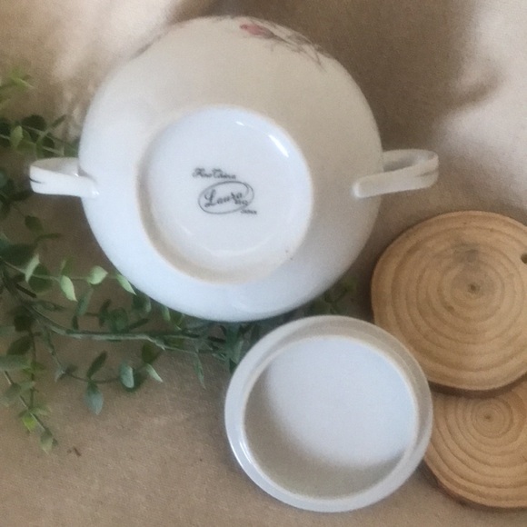 Fine China, Pattern name is Laura 8542. Sugar bowl with lid and a creamer. - Picture 5 of 8